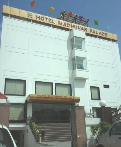 Hotel Madhuvan Palace Varanasi Exterior photo